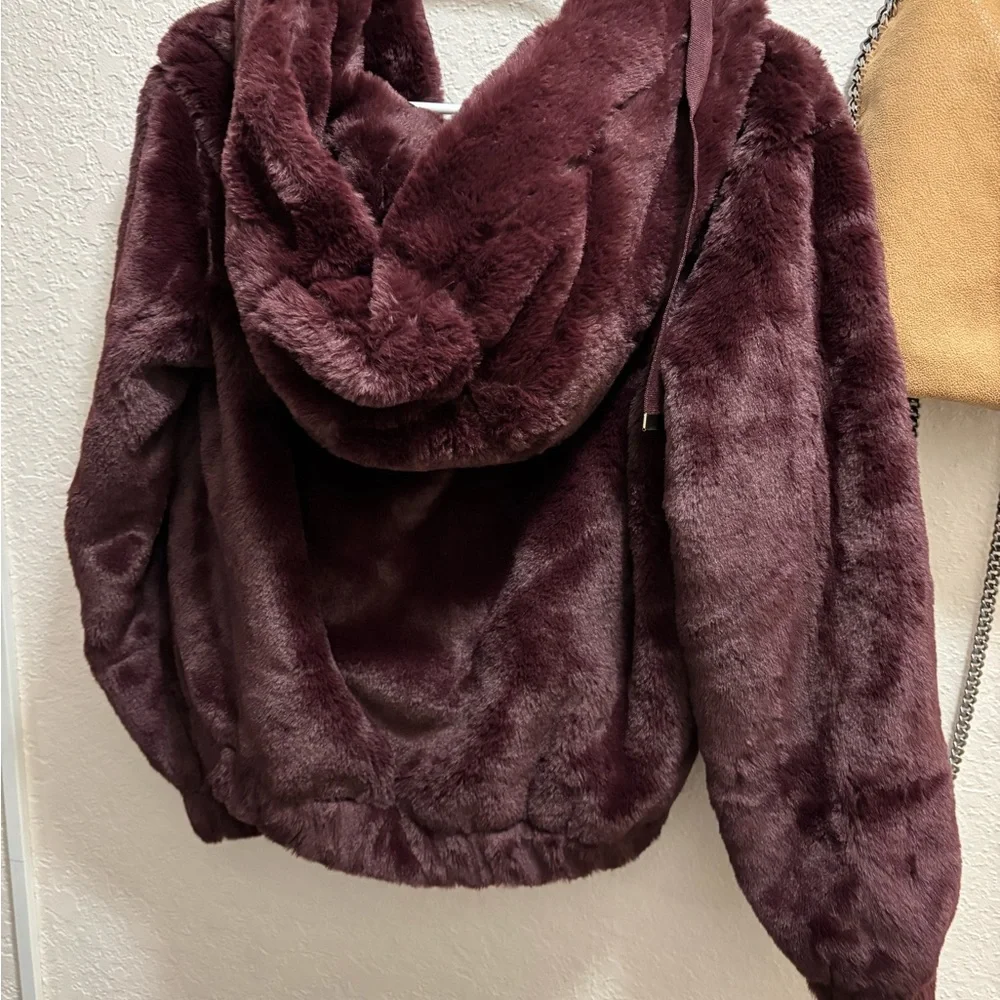 SOLD SOLD SOLDPlush Burgundy Faux Fur Jacket Philosophy - Picture 3 of 4